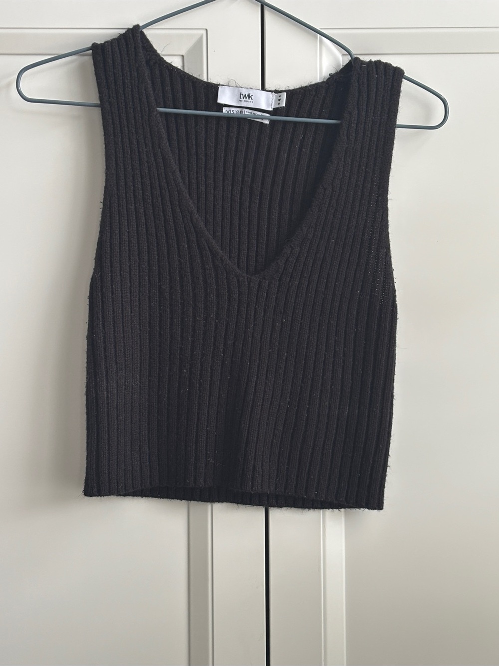 twik Black Ribbed V-Neck Cropped Tank Top